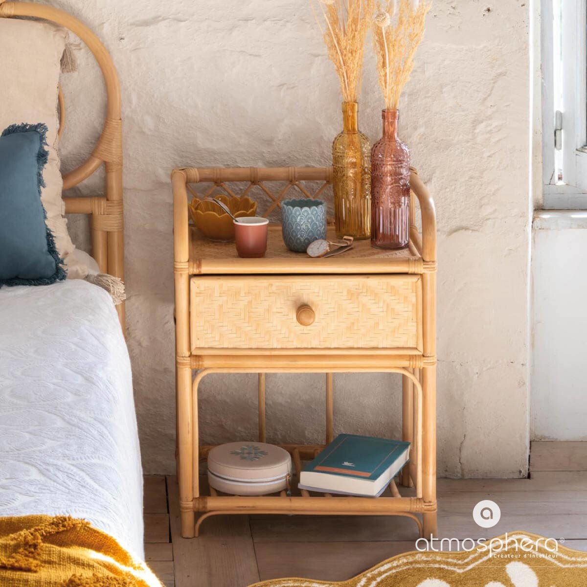 Stolik rattanowy do sypialni AONI, z szufladą i półką