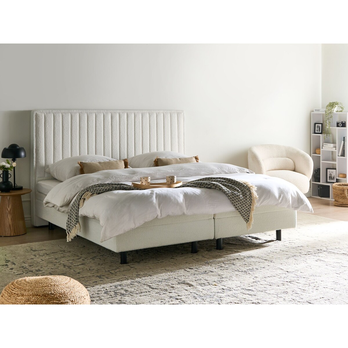 Łóżko regulowane Boucle CASTELLAN 180 x 200 cm Złamana biel