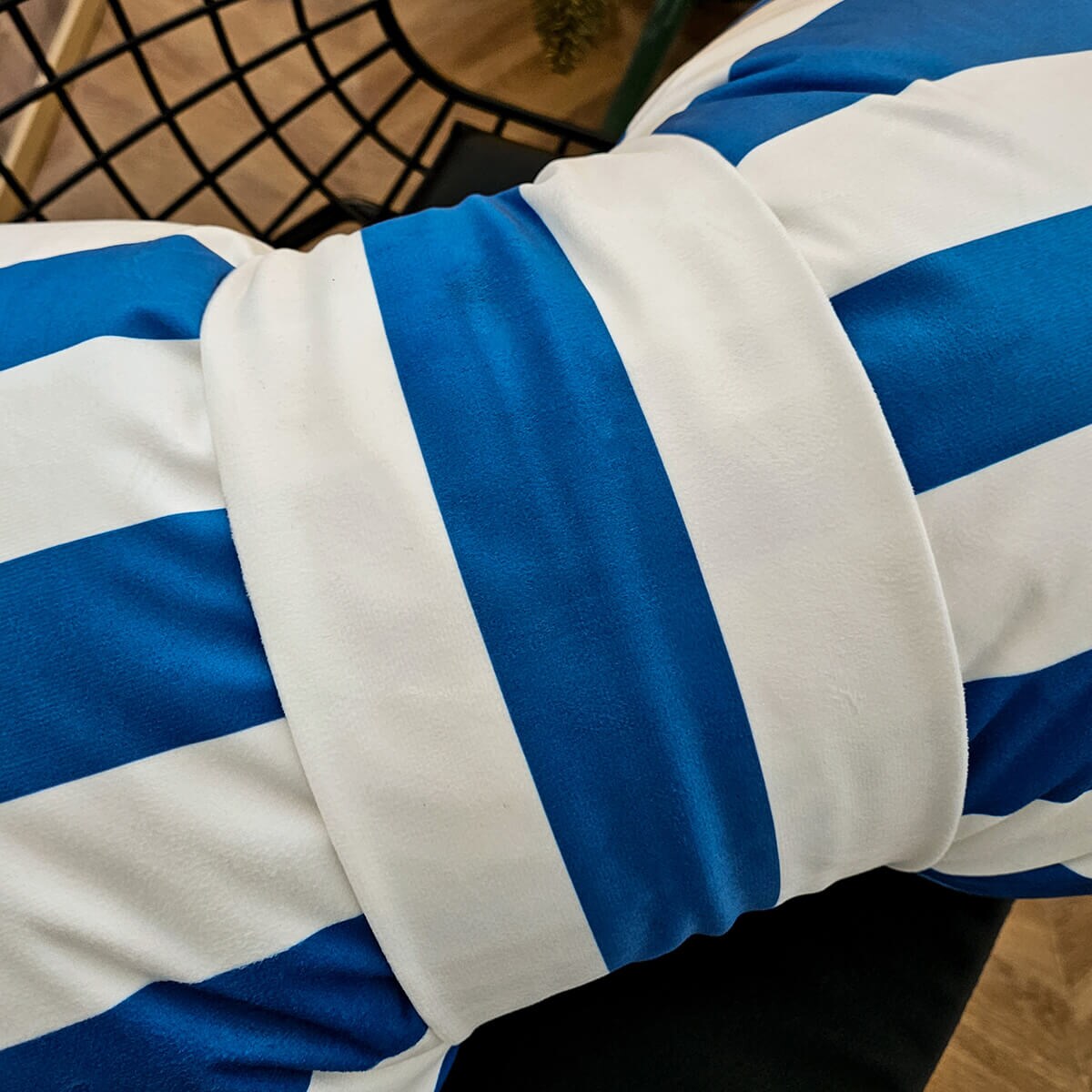 Poduszka XMAS wzór XM58 | Kokarda w paski niebieska 40 x 60 cm