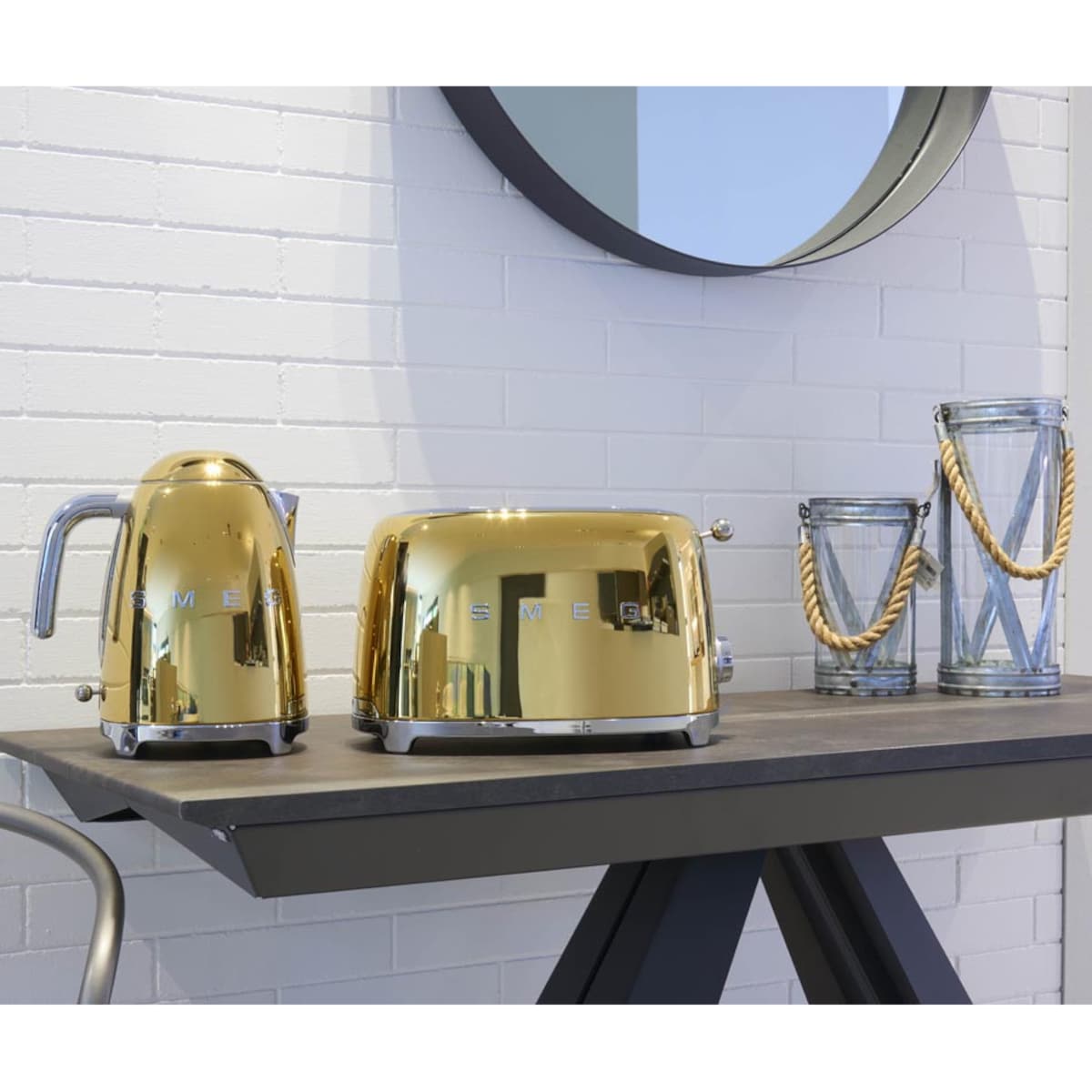 Czajnik elektryczny złoty 50's Style, 1700 ml, SMEG