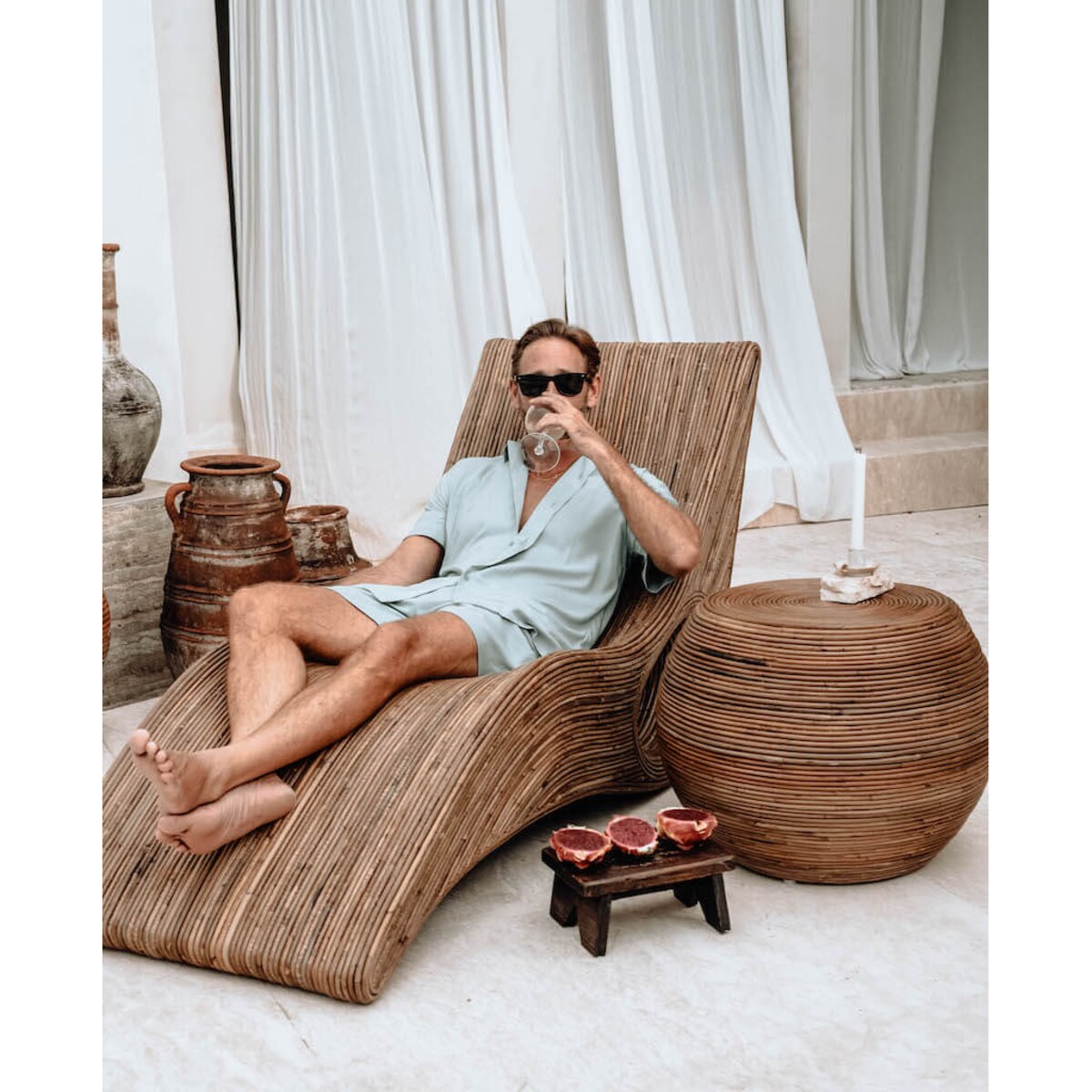 OKRĄGŁY RATTANOWY STOLIK TEGAL CIEMNY