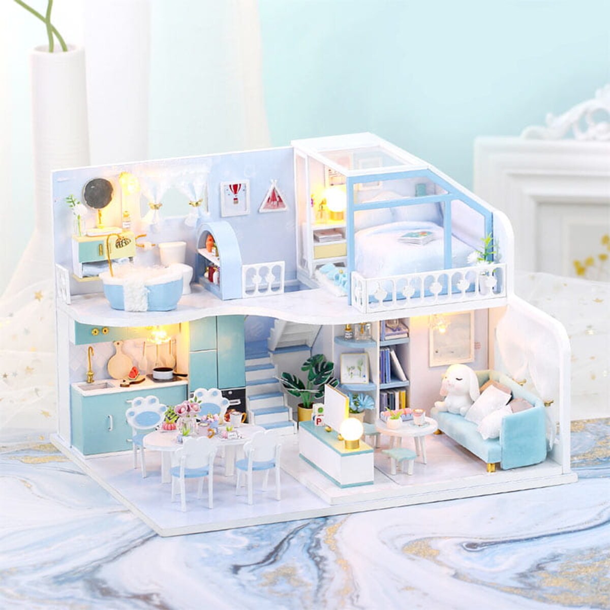 Miniaturowy domek - Błękitne niebo