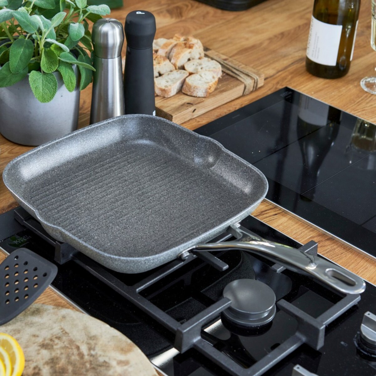 Grillowa patelnia indukcyjna Ballarini Salina Granitium - 28 cm