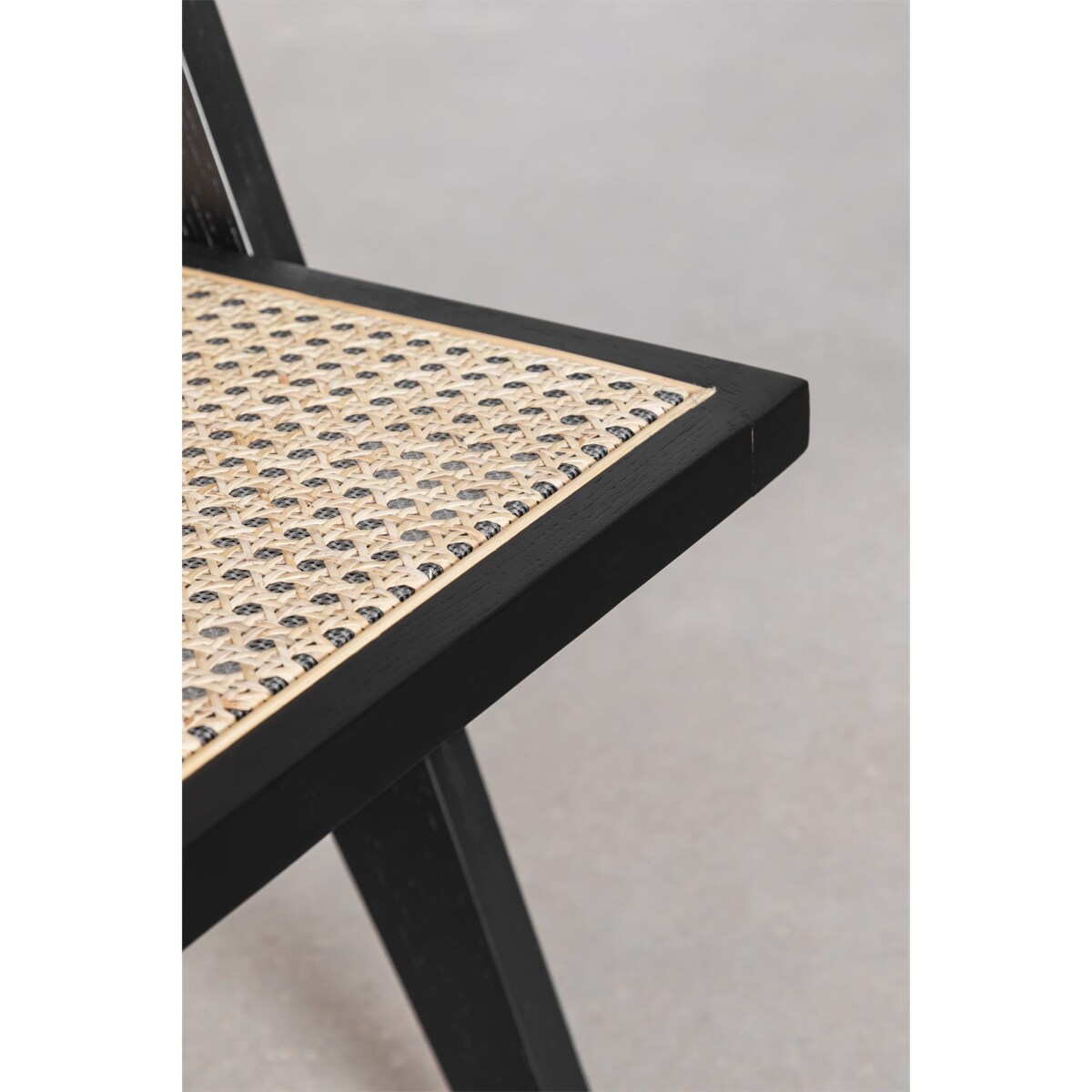 Fotel drewniany z plecionką wiedeńską Kiemer czarny