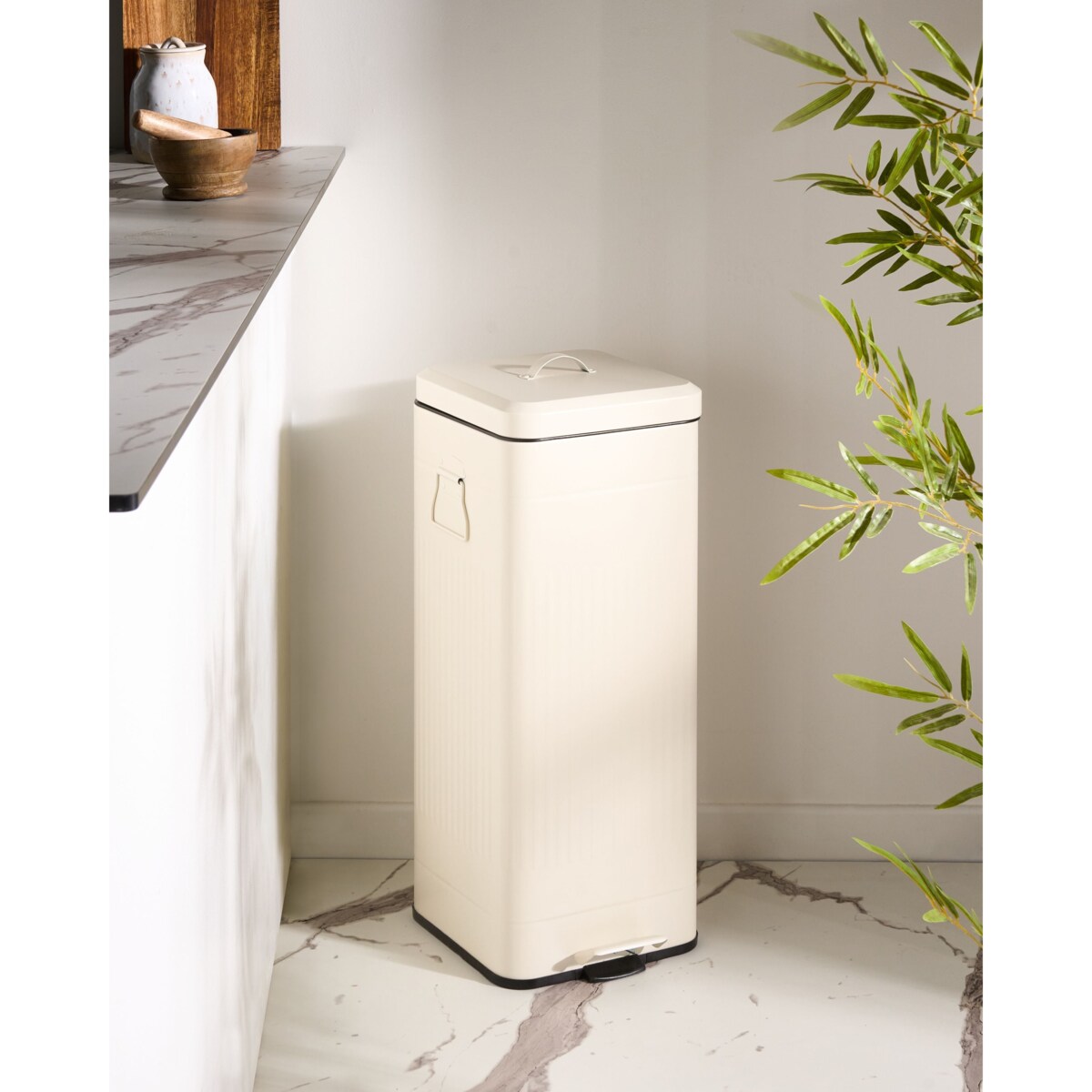 Kosz na śmieci z pedałem 30 L ECOCOMFORT Metal Beżowy