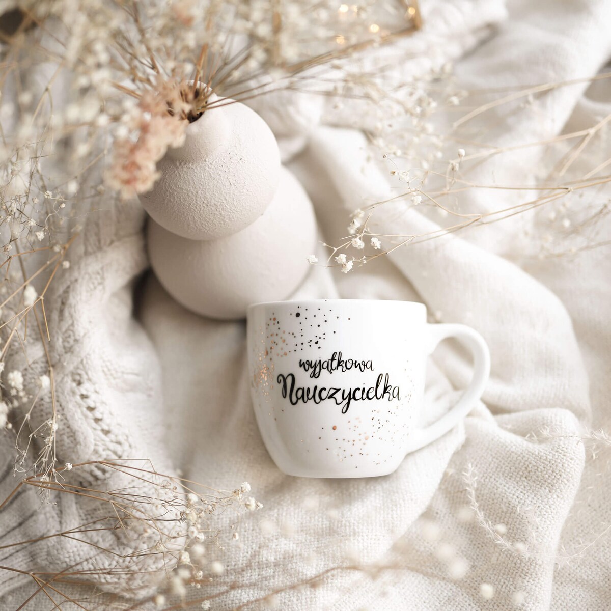 Biały kubek porcelanowy 300 ml - napis wyjątkowa nauczycielka na dzień nauczyciela dla nauczycielki