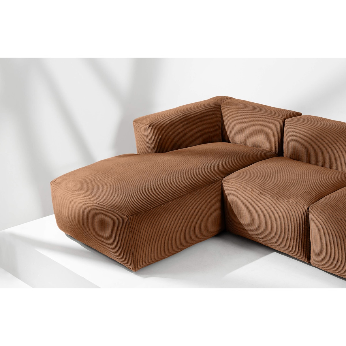 KONSIMO BUFFO Sofa narożna lewa 6-osobowa z wyjątkowo miękkim siedziskiem, kolor rudy