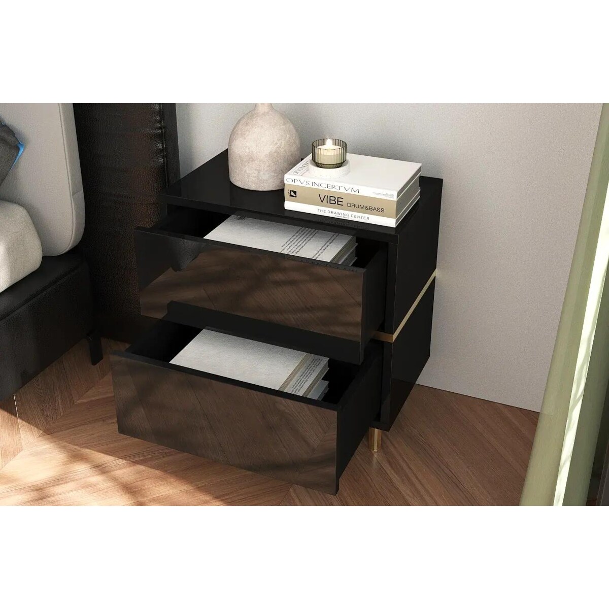 Elegancka czarna szafka nocna Dancan MARIKA ze złotymi dodatkami