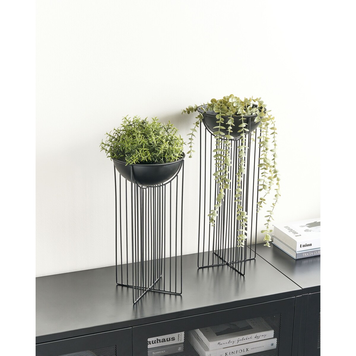 Zestaw 2 donic na nóżkach FICARIA Metal 22 cm Czarny