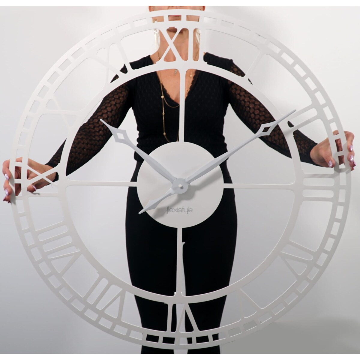 Duży metalowy zegar ścienny biały 80cm