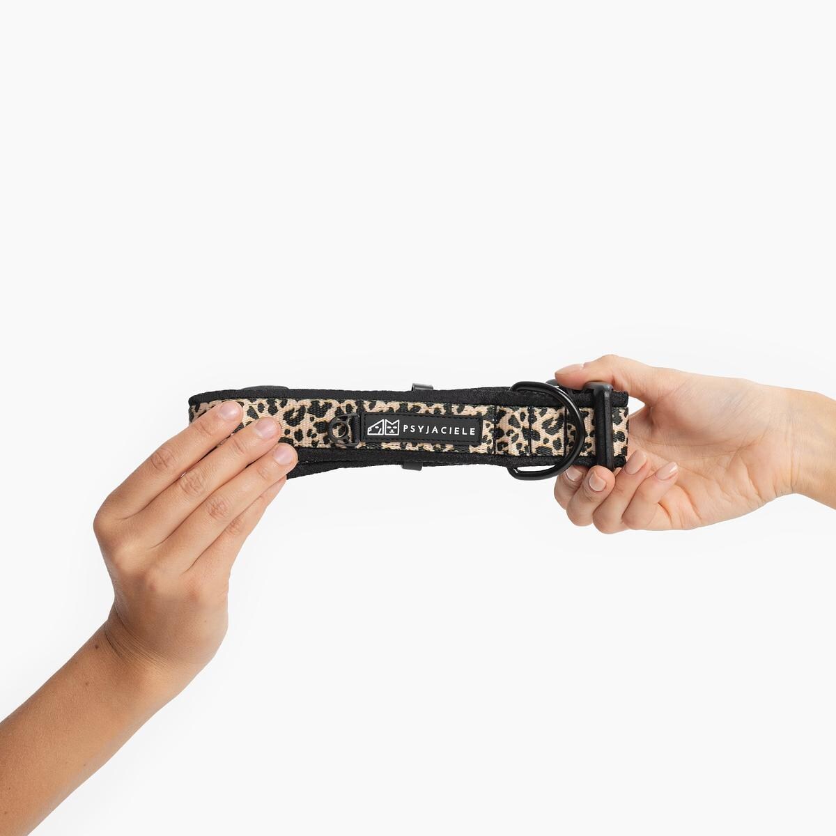 Obroża z klamrą SUPER SOFT "Pan tera mi kupi" PANTERKĄ DO GÓRY - Szerokość taśmy: 38mm, Rozmiar: XL