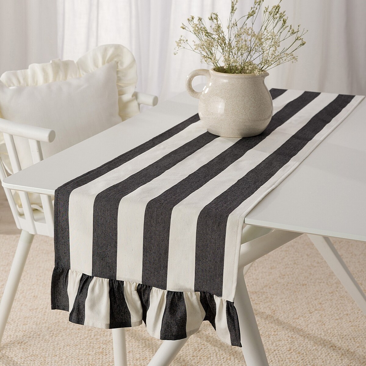 Bieżnik z falbaną 40x160 cm 40x160 biało-grafitowe pionowe pasy (5,5cm)