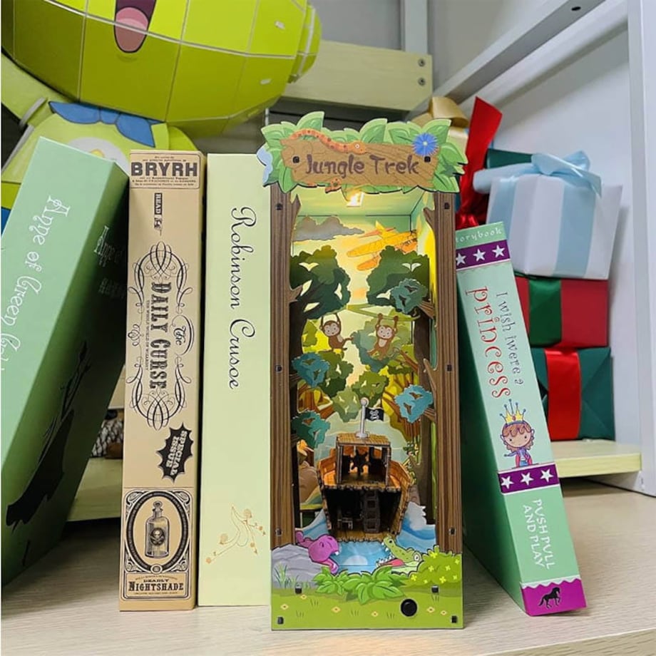 Miniaturowy domek Book Nook - Sekrety dżungli