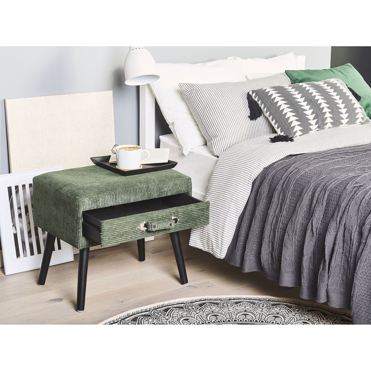 Stolik nocny sztruksowy zielony EUROSTAR