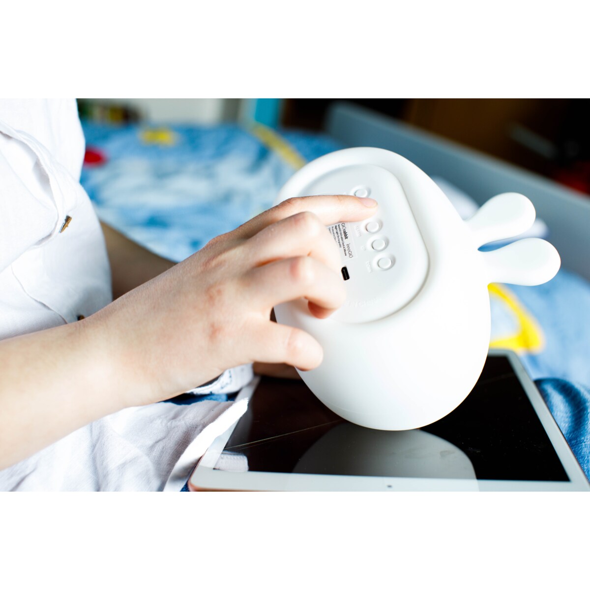 Innogio GIOrabbit silikonowa lampka nocna z zegarem i budzikiem króliczek 8 kolorów LED