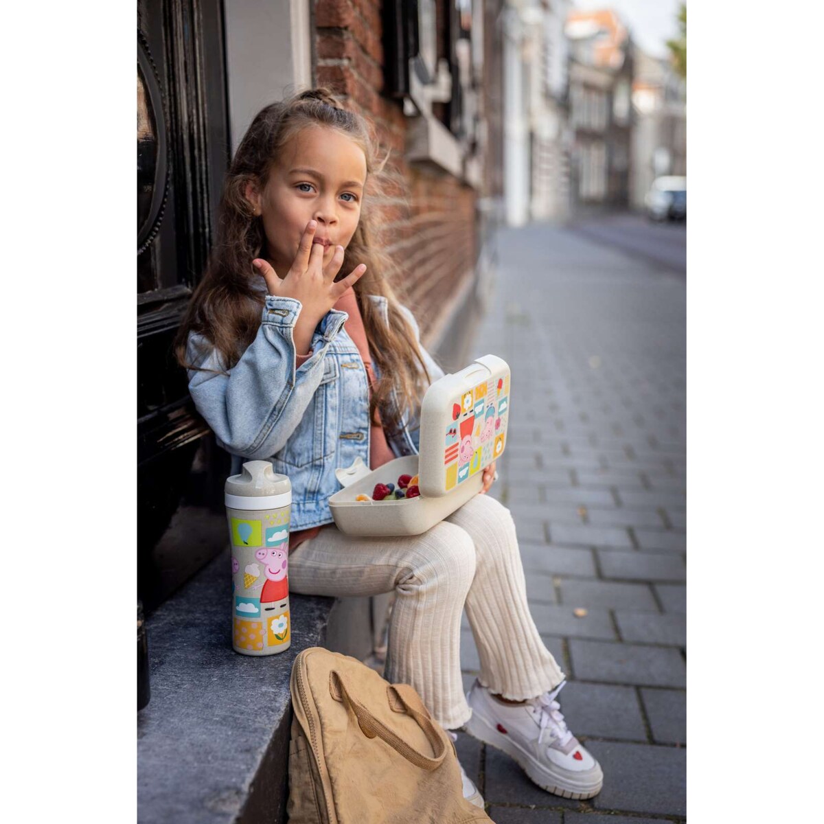 Bidon na wodę OASE ŚWINKA PEPPA, 425 ml, KOZIOL