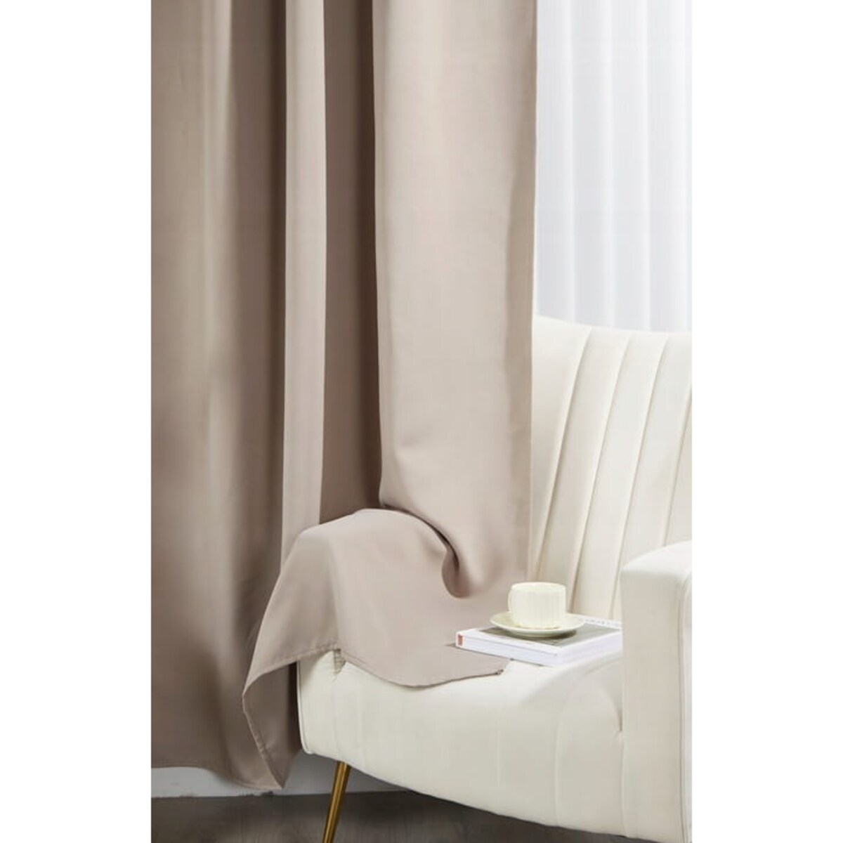 ZASŁONA ZACIEMNIAJĄCA GOTOWA NA TAŚMIE TUNEL ŻABKI 140x270 MATOWA GŁADKA