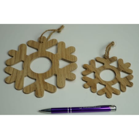 Drewniane ozdoby świąteczne do domu Śnieżynki dębowe 4szt.