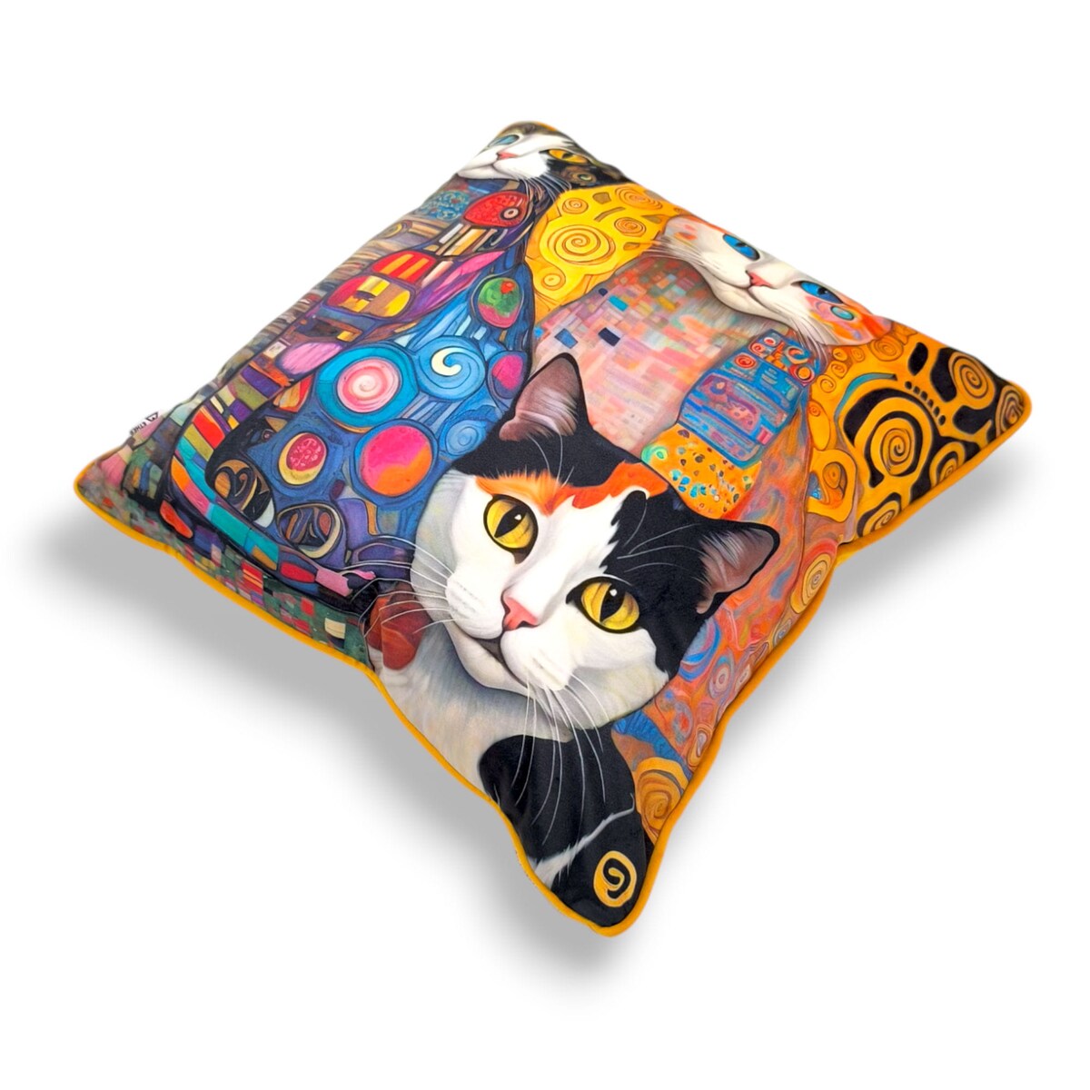 Poduszka dekoracyjna z kotami inspirowana Klimtem 40x40 Tuxedo Cats