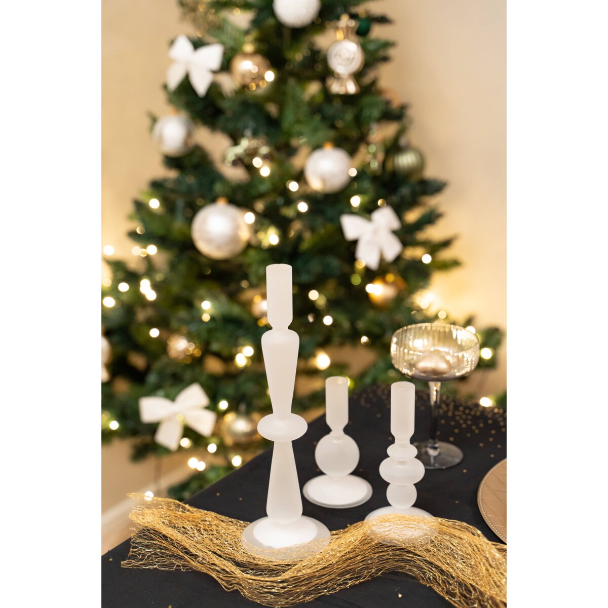 Szklany świecznik na nóżce, 14 cm