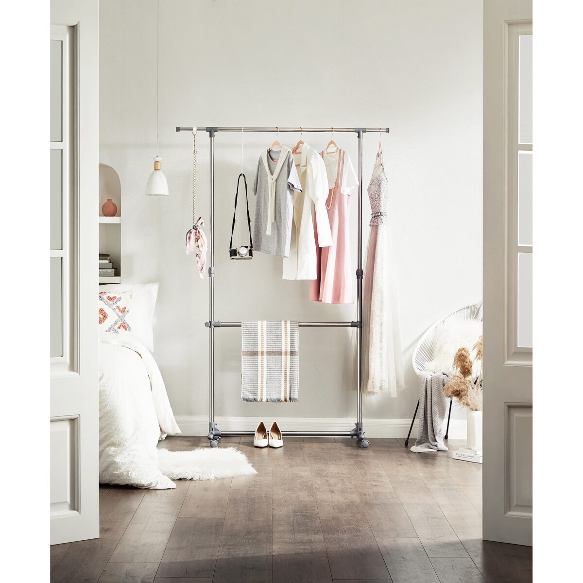 Wieszak Na Ubrania Na Kółkach Do Sypialni Pokoju Korytarza Szary