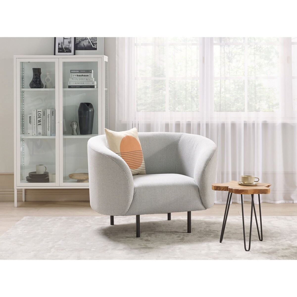 Fotel tapicerowany czarno-biały LOEN