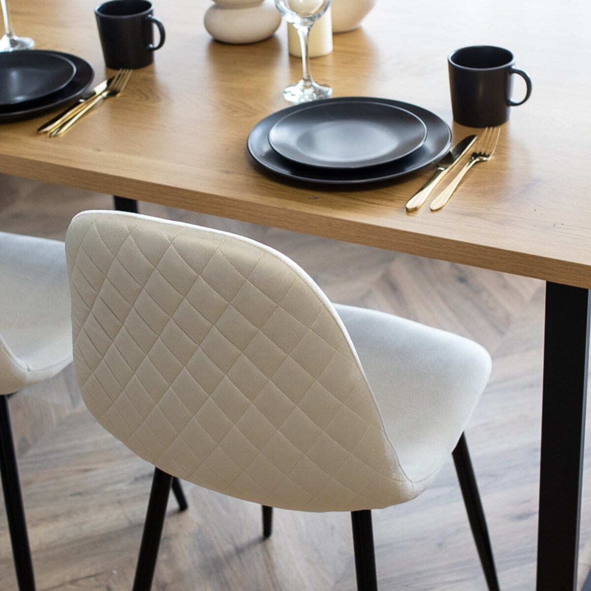 Krzesło tapicerowane do salonu jadalni welurowe beżowe loft
