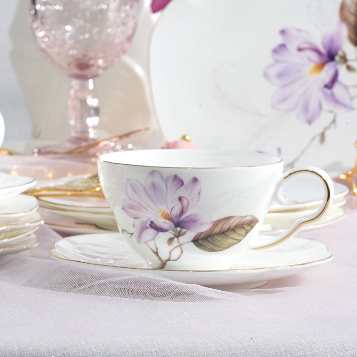 VILLA ITALIA Filiżanka do herbaty porcelanowa 200 ml ze spodkiem SECRET of SPRING