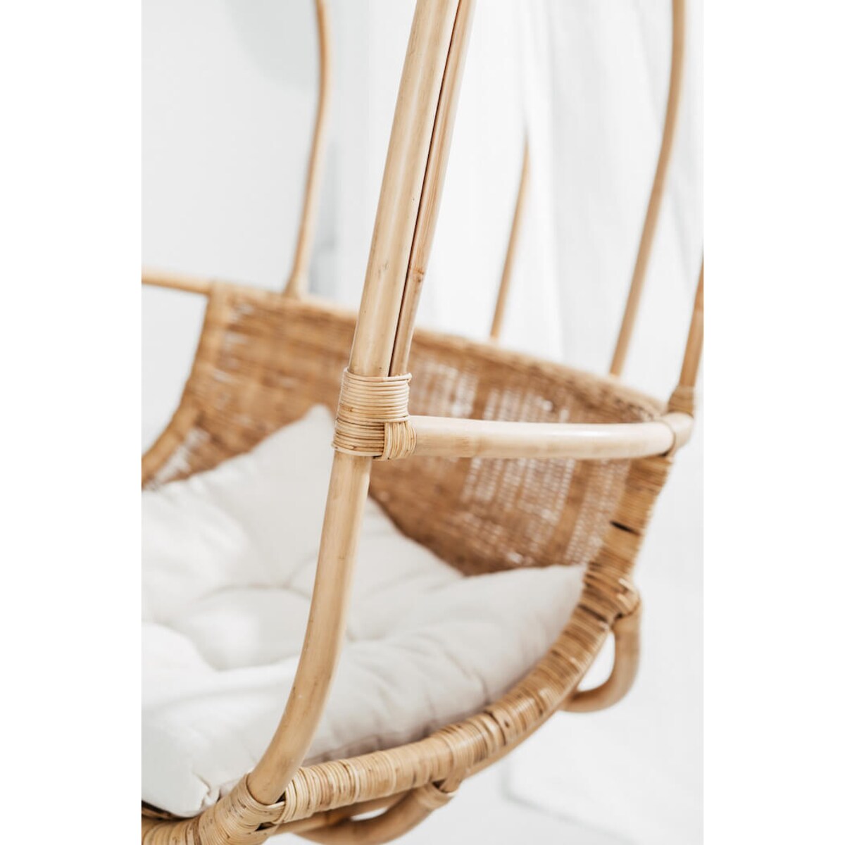 FOTEL WISZĄCY RATTANOWY LEIA NATURALNA