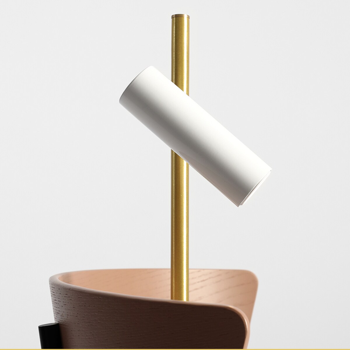 Stołowa lampa biurkowa TREVO 1097B40 Aldex regulowana lampka stojąca biała mosiądz