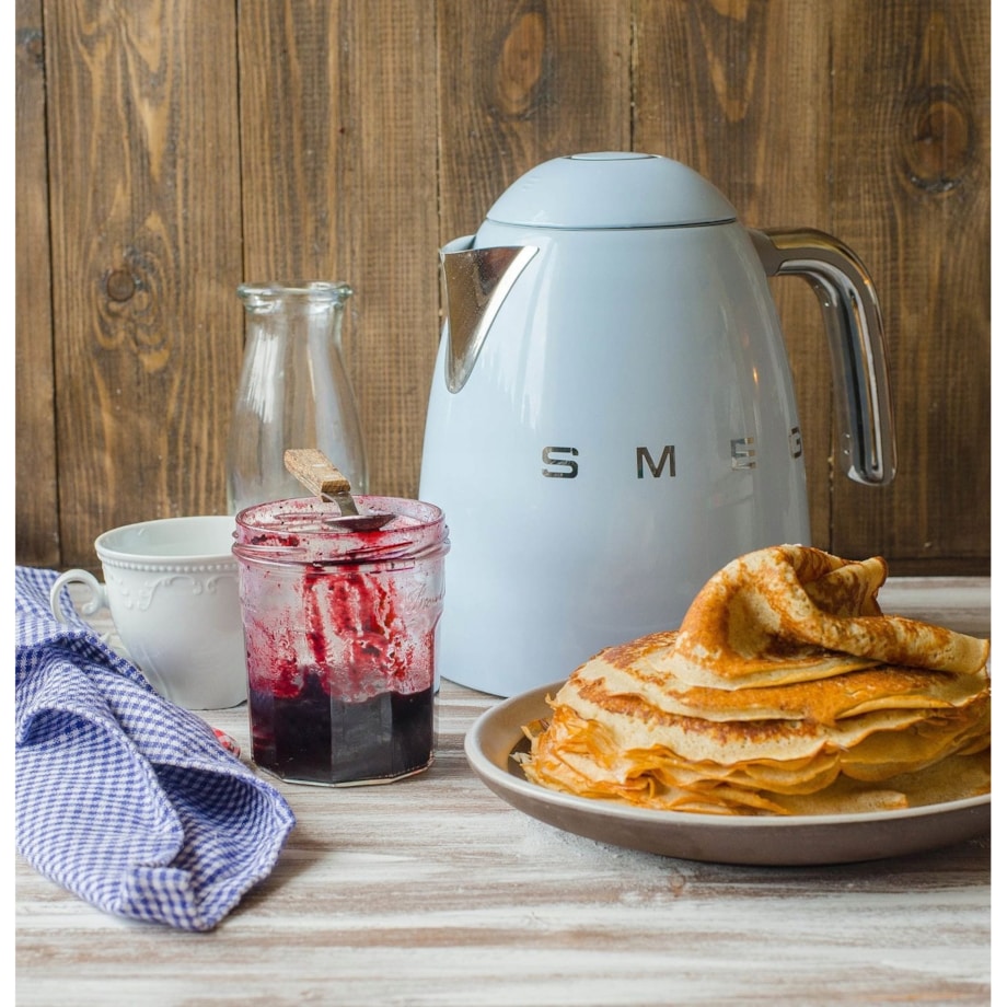 Czajnik Elektryczny Smeg do Gotowania Wody KLF03PBEU 2400W niebieski pastel