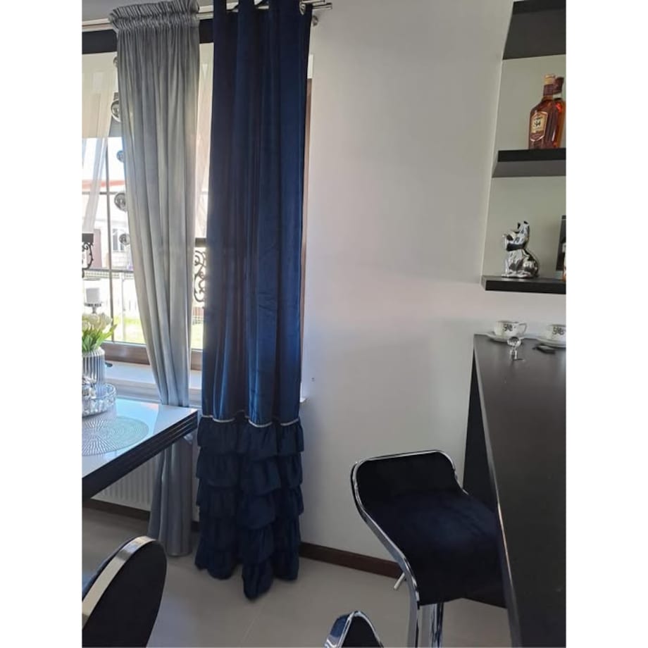 zasłona welurowa z falbanami od dołu 140x270 cm granat