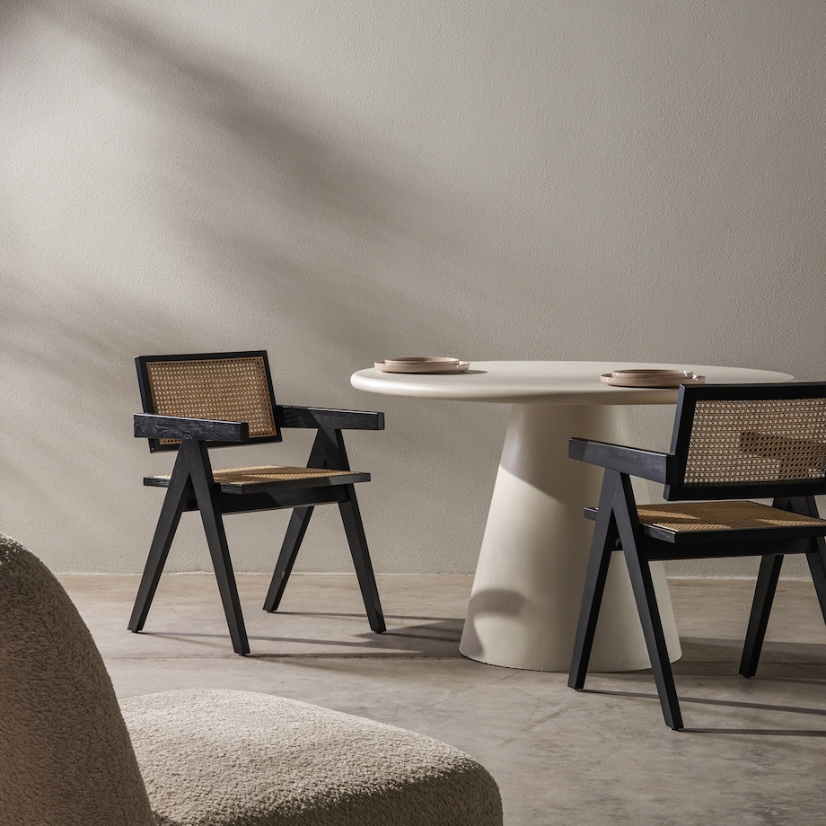 Krzesło z podłokietnikami, 78,5x51,7x54,1 cm KIEMER - IV czarne, twarde