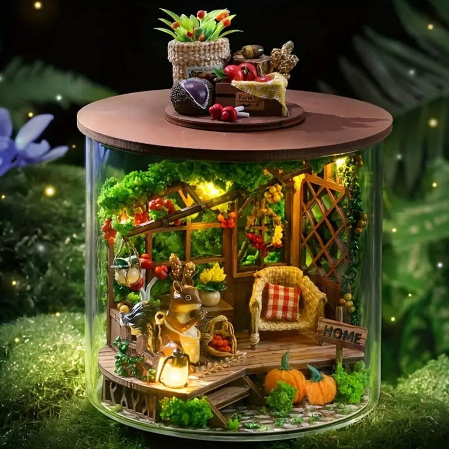 Miniaturowy domek - Październikowy sad