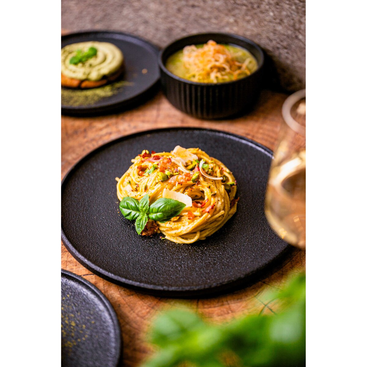 Serwis obiadowy Anun czarny na 6 osób 18 szt. Nowoczesny Do zmywarki Komplet talerzy