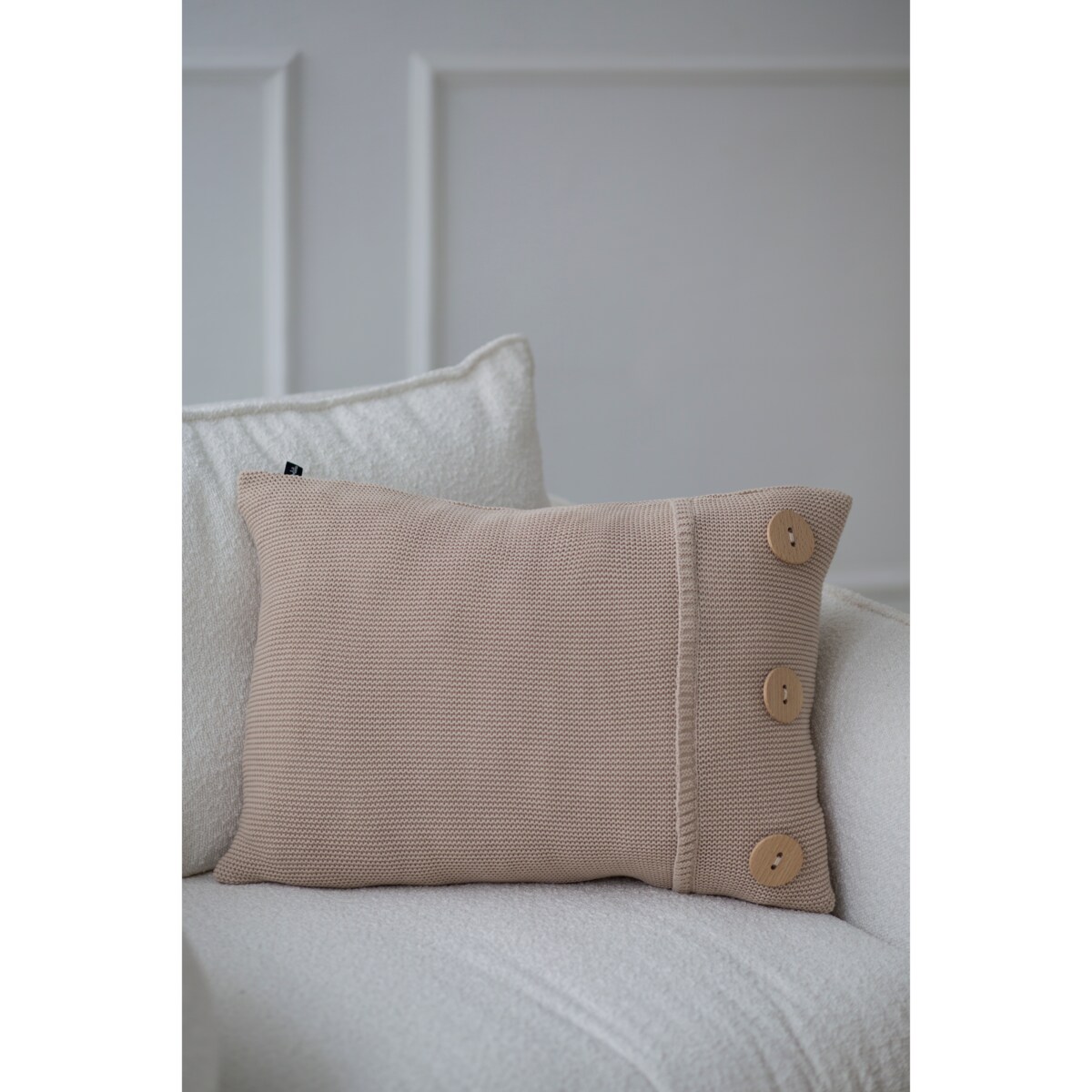 Poszewka klasyczna z guzikami beżowa, 40 x 60 cm, La Manta