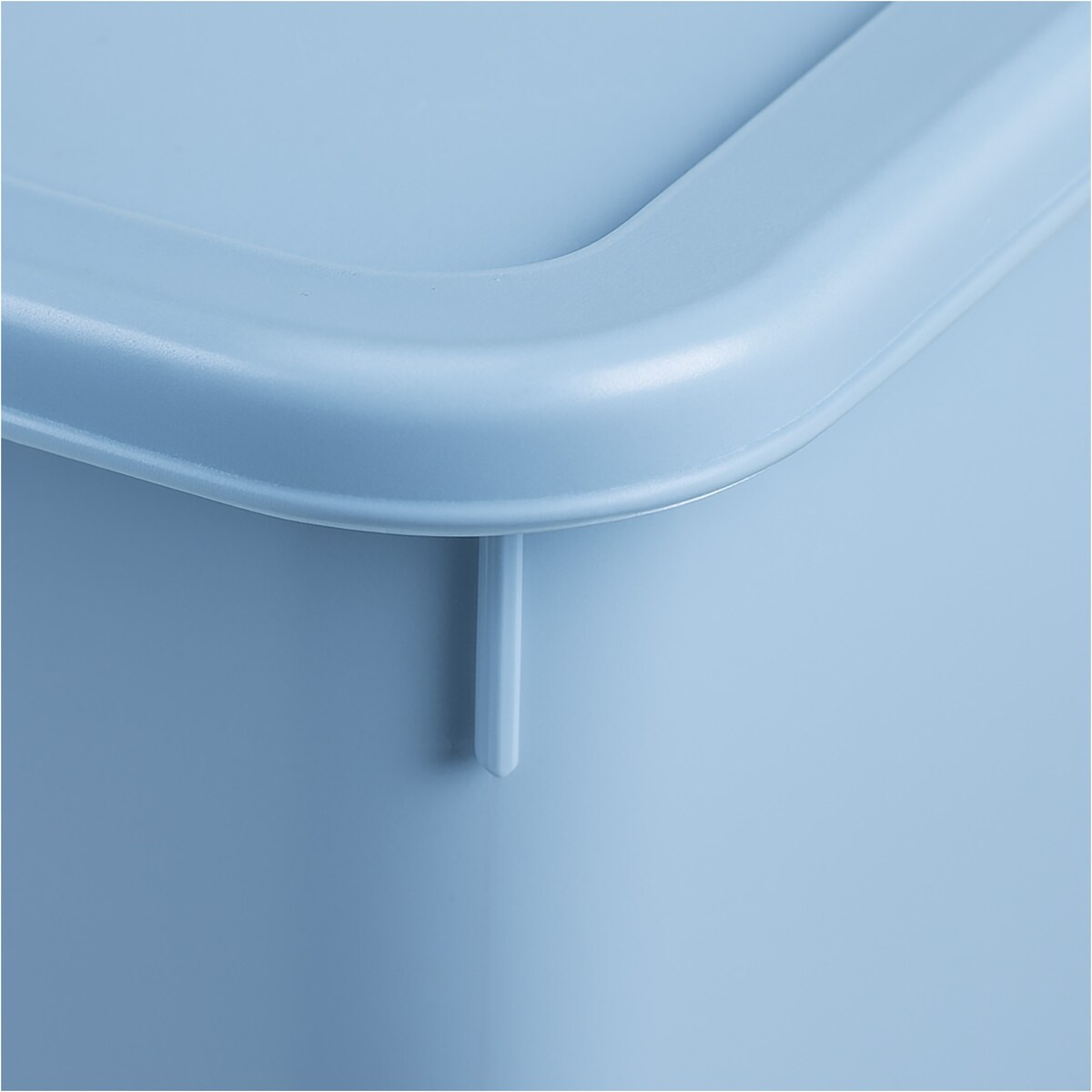 Pojemnik Plastikowy Na Zabawki Z Pokrywą 30 L Zamykany Do Pokoju Dzieci Niebieski