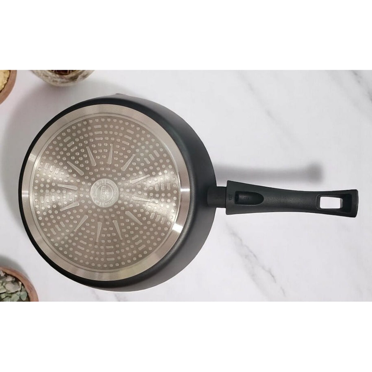 Patelnia tradycyjna do smażenia 24 cm nieprzywierająca NON-STICK czarna indukcja na gaz ZILNER
