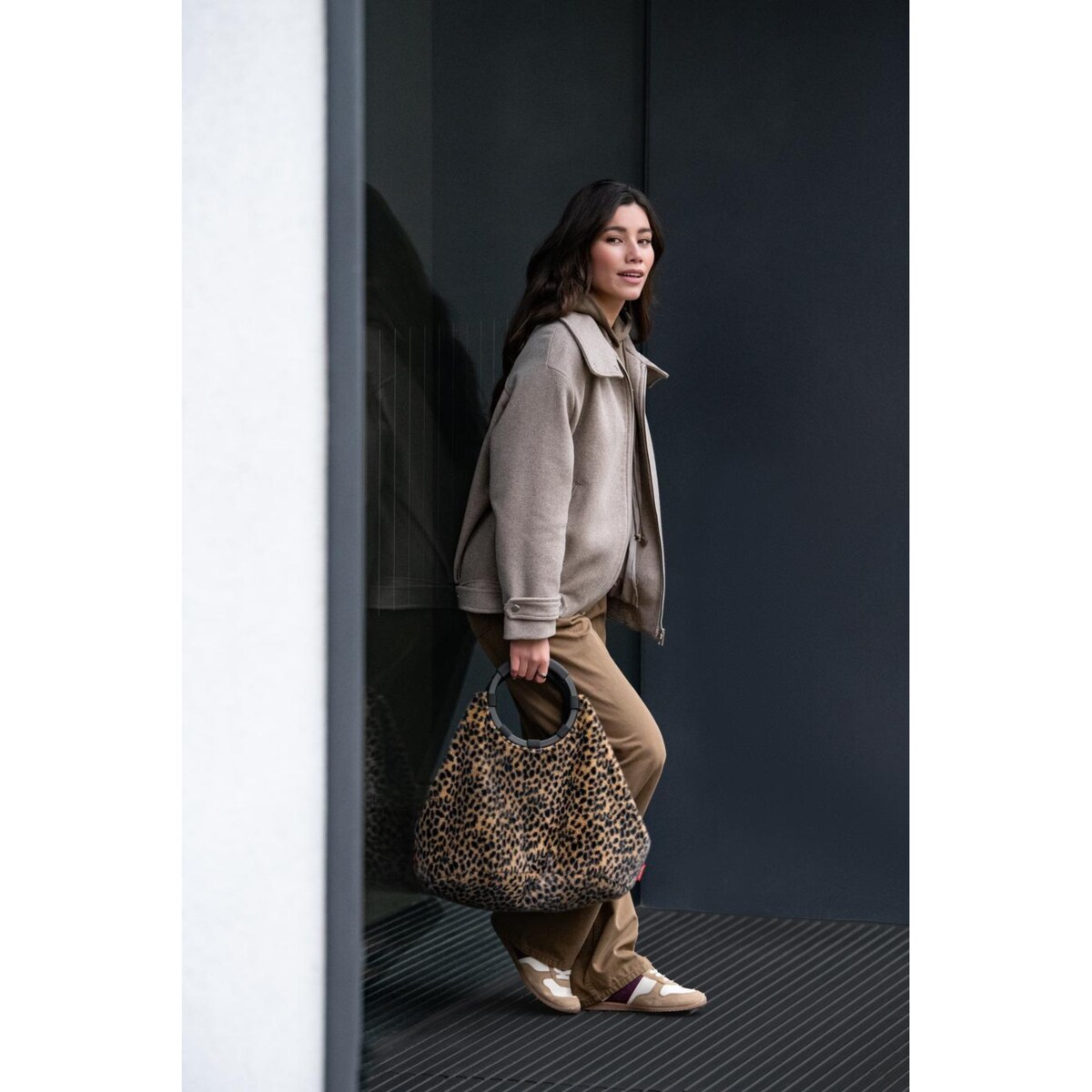 Torba LOOPBAG HOBO, leo fake fur