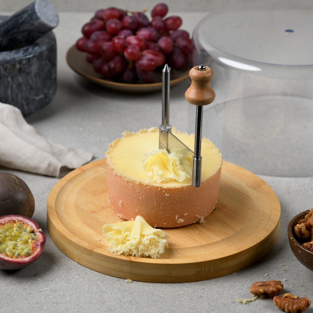 Krajalnica do sera z pokrywą KESPER, Ø 22 cm, bambusowa