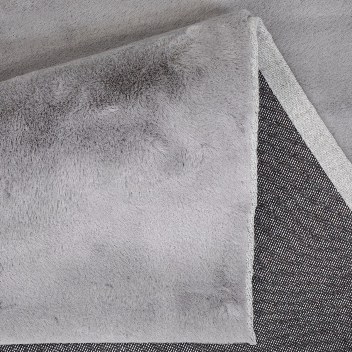 Dywan Rabbit Szary Futro Królika Topila 4000 futrzany 160x230