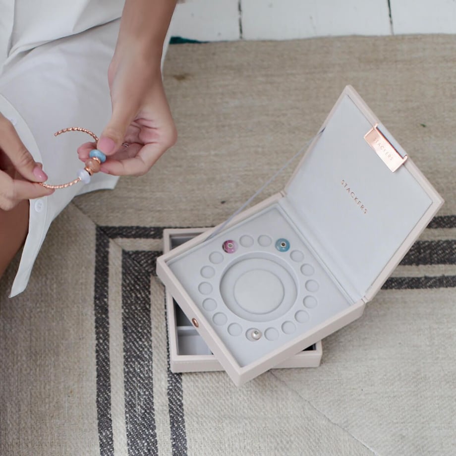 Szkatułka na bransoletkę i charmsy Stackers podwójna jasnoróżowa