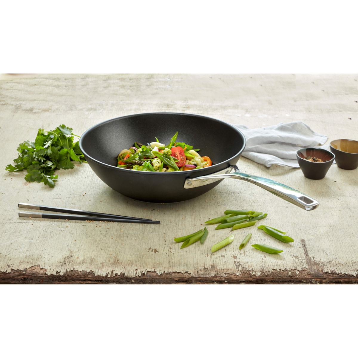 Wok tytanowy Demeyere Alu Pro 5 - 30 cm