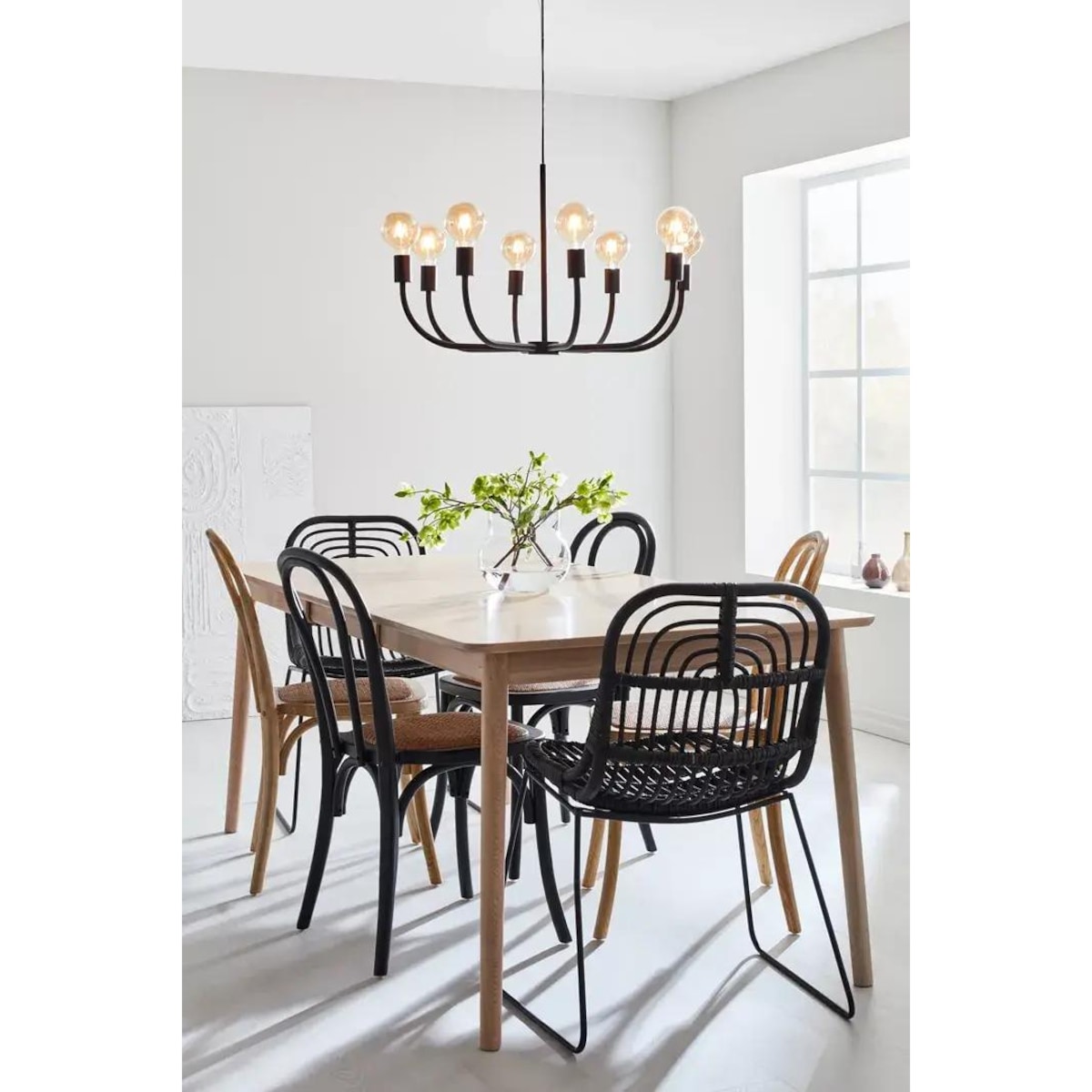 8-punktowy żyrandol salonowy Amistoso nad stół czarny