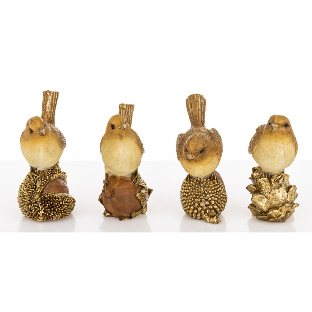 Figurki 4 ptaszków siedzących na szyszce, kasztanie, orzechu i żołędziu 7,5x6,5x4 cm