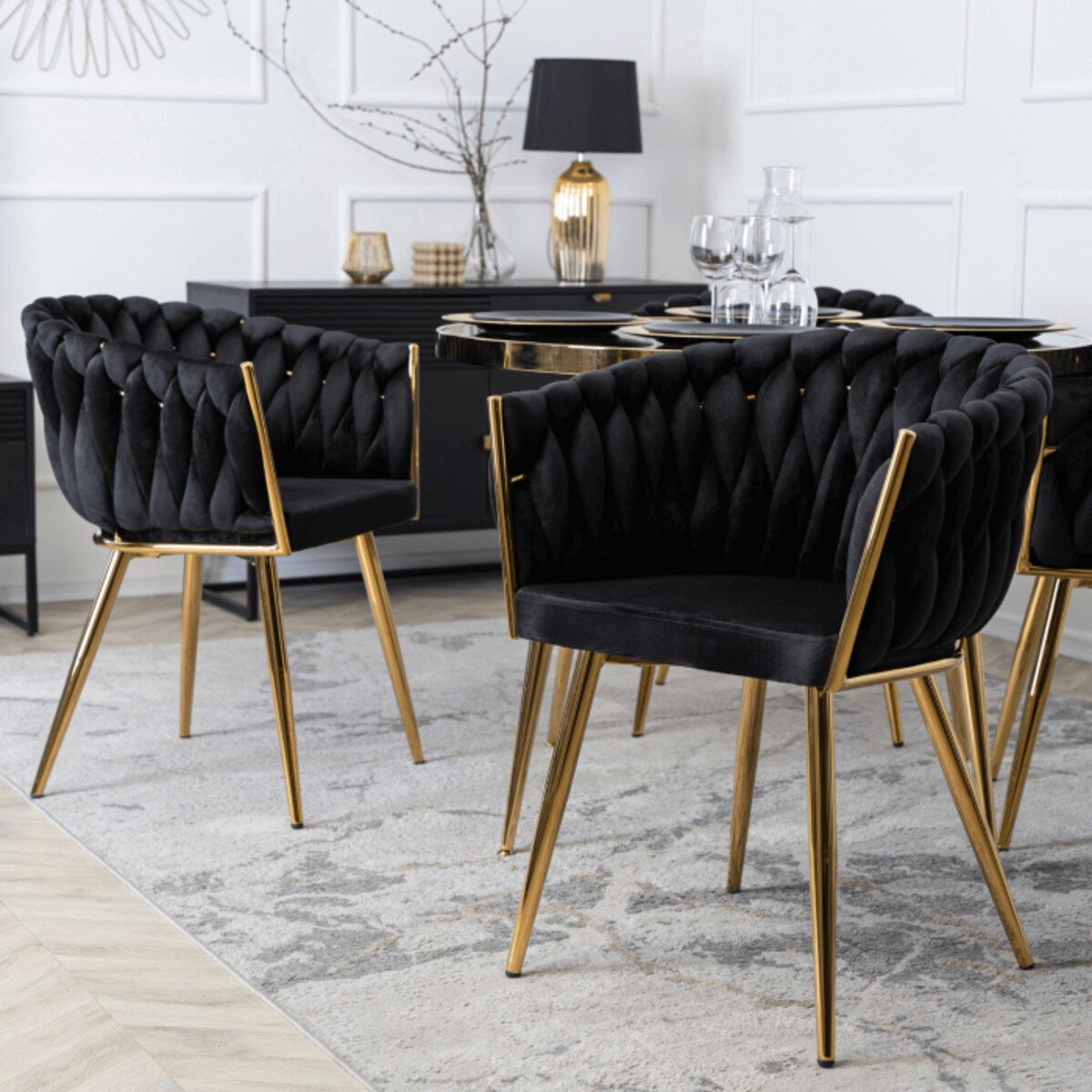 Krzesło Tapicerowane Glamour CAPI Plecione Czarne Do Salonu