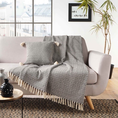 Poduszka dekoracyjna do salonu JUNON, z frędzlami, 40 x 40 cm