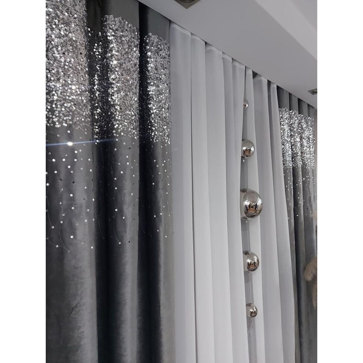 zasłona welurowa "dubaj" z cekinami 140x270 taśma | szary