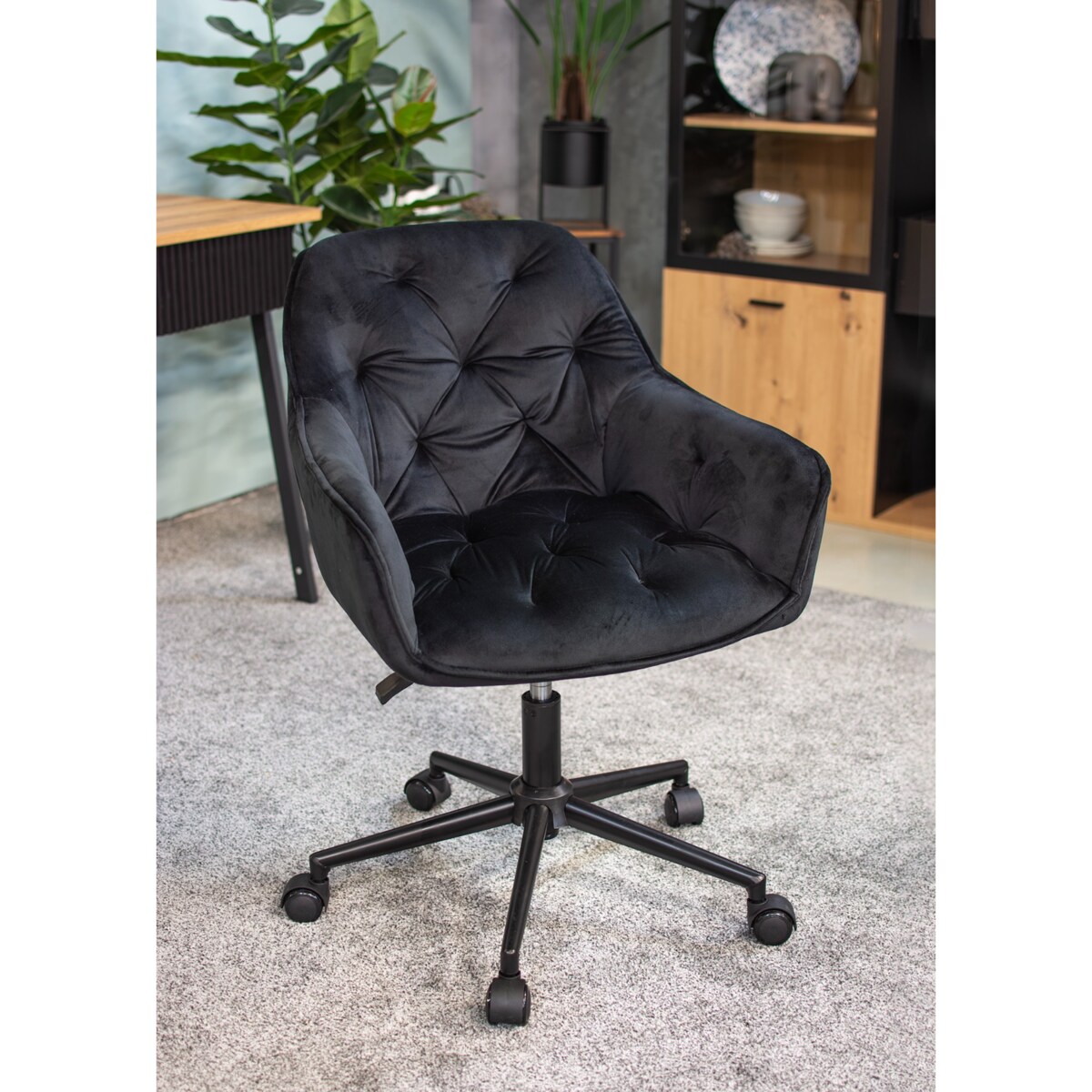 Fotel LARGO czarny na czarnej stopie