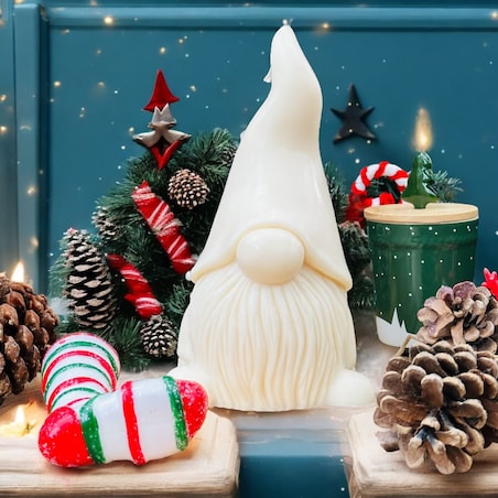 Świąteczny skrzat XXL z wosku sojowego – bezzapachowa świeca dekoracyjna